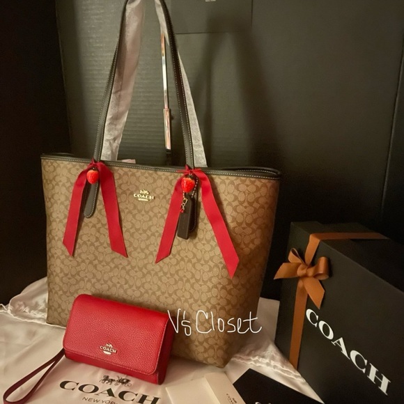 ❤️SOLD❤️❤️❤️Coach Tote Set - Picture 2 of 11